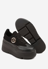 Born2be - Czarne Sneakersy Vices na Platformie Zdobione Okrągłą Aplikacją Wodvire. Okazja: na co dzień, na spacer. Nosek buta: okrągły. Kolor: czarny. Materiał: jeans. Szerokość cholewki: normalna. Wzór: aplikacja. Obcas: na platformie. Sport: turystyka piesza #6