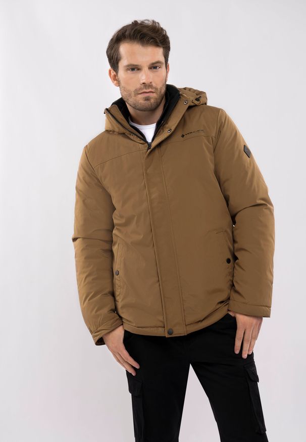 Volcano - Ciepła kurtka J-DOLOMIT. Okazja: na co dzień. Typ kołnierza: kołnierzyk stójkowy. Kolekcja: plus size. Materiał: dresówka, materiał, polar. Długość: długie. Wzór: gładki. Sezon: zima. Styl: casual