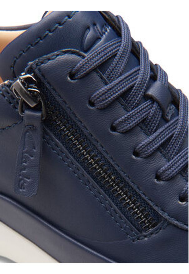 Clarks Sneakersy Tivoli Zip 26176649 Granatowy. Kolor: niebieski. Materiał: skóra