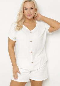 Born2be - Biała Bluzka Ozdobiona Guziczkami z Przodu Mepiana. Okazja: na co dzień. Kolor: biały. Materiał: jeans. Długość rękawa: krótki rękaw. Długość: krótkie. Wzór: aplikacja. Styl: klasyczny, elegancki, casual