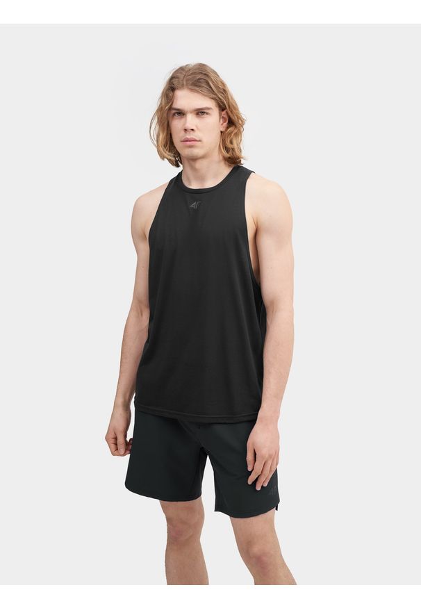 4f - Tank top treningowy szybkoschnący męski. Kolor: wielokolorowy, brązowy, oliwkowy. Materiał: dzianina, materiał, włókno