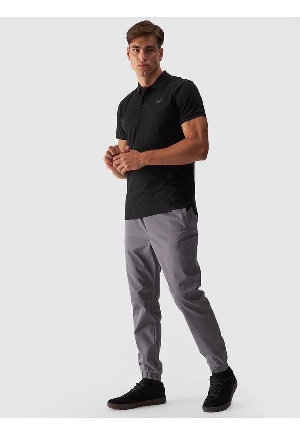 4f - 4F Spodnie casual joggery męskie - szare S. Okazja: na co dzień. Kolor: szary. Materiał: tkanina, bawełna, materiał, elastan. Wzór: jednolity. Styl: casual