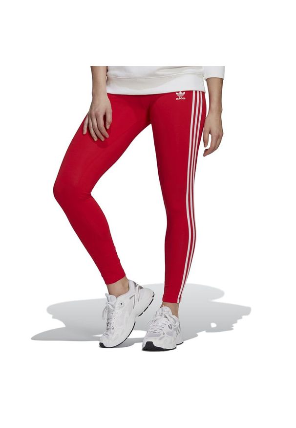 Adidas - Legginsy adidas Originals Adicolor Classics 3-Stripes Tights HD2348 - czerwone. Okazja: do domu, na spacer. Stan: podwyższony. Kolor: czerwony. Materiał: bawełna, elastan, materiał. Wzór: aplikacja. Styl: sportowy. Sport: turystyka piesza, fitness