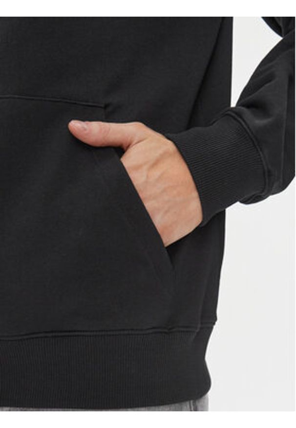 Calvin Klein Jeans Bluza J30J322551 Czarny Regular Fit. Kolor: czarny. Materiał: bawełna