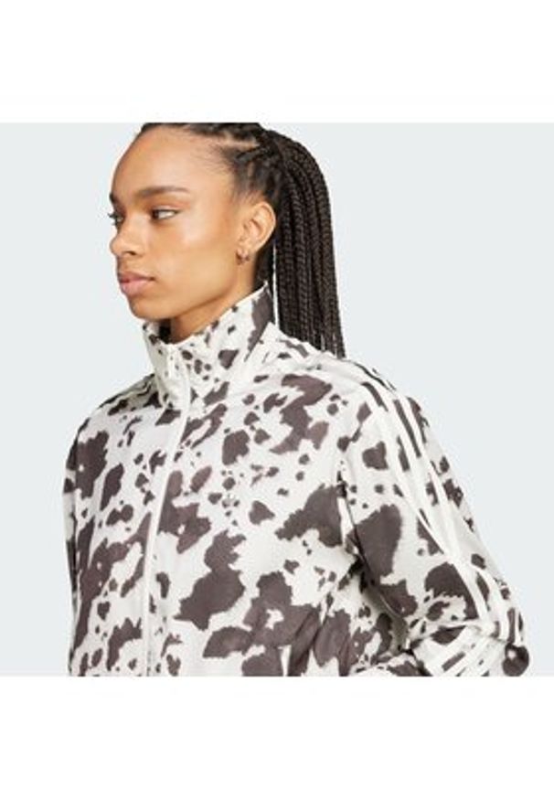 Adidas - adidas Bluza Satin KA2683 Brązowy Loose Fit. Kolor: brązowy. Materiał: syntetyk