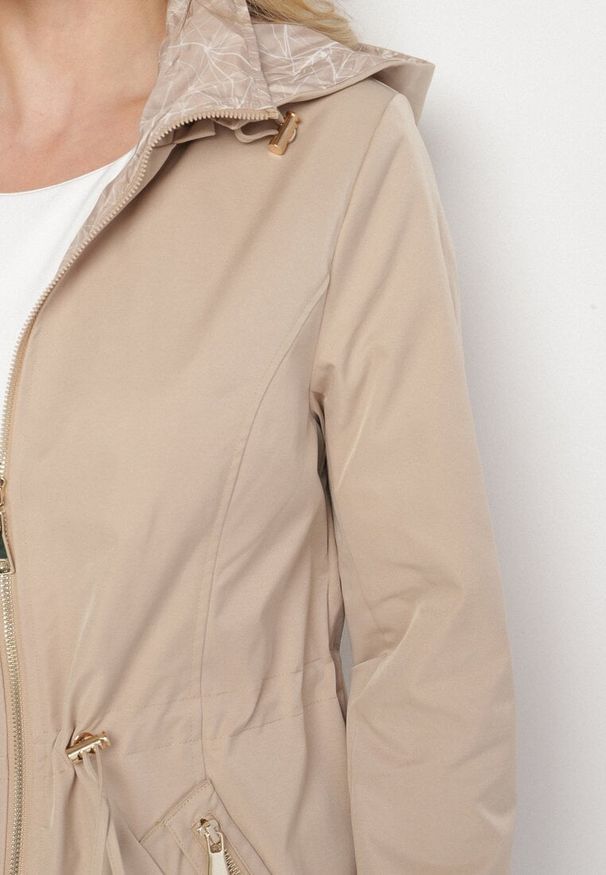 Born2be - Beżowa Kurtka Parka Dwustronna z Odpinanym Kapturem Amoetta. Okazja: na co dzień. Kolor: beżowy. Materiał: jeans. Wzór: gładki. Styl: elegancki, casual