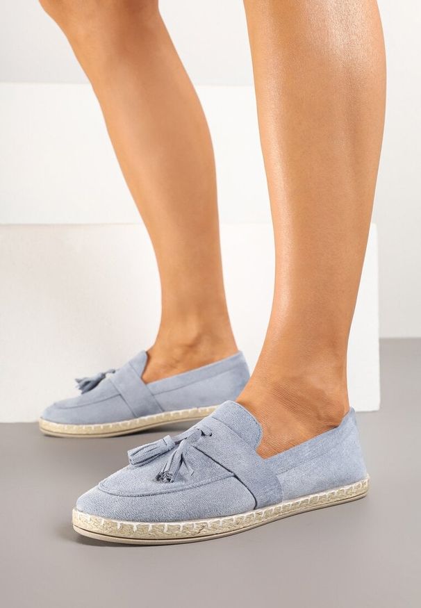Renee - Jasnoniebieskie Espadryle przed Kostkę z Ozdobnymi Chwostami Marilsa. Wysokość cholewki: przed kostkę. Kolor: niebieski