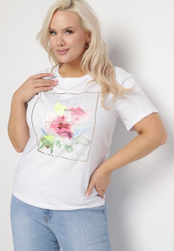 Born2be - Biały T-shirt Bawełniany Oversize z Kwiatowym Nadrukiem Odoriss. Okazja: na co dzień. Kolor: biały. Materiał: bawełna. Wzór: kwiaty, nadruk. Styl: casual