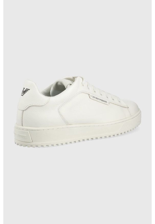 Emporio Armani buty skórzane kolor biały. Nosek buta: okrągły. Zapięcie: sznurówki. Kolor: biały. Materiał: skóra