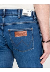 Wrangler - MESKIE SPODNIE WRANGLER GREENSBORO DANDELION SUMMER 112364419 #6