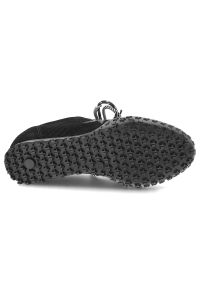 CheBello - Czarne Sneakersy Chebello Stylowe Sportowe Obuwie Damskie. Okazja: na co dzień. Wysokość cholewki: przed kostkę. Kolor: czarny. Materiał: welur. Szerokość cholewki: normalna #4