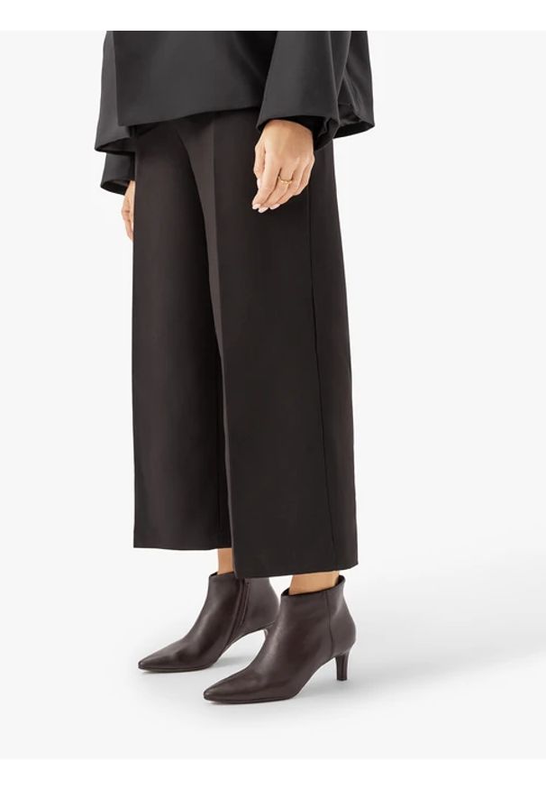 Ryłko - Bordowe botki na szpilce. Okazja: na co dzień. Zapięcie: zamek. Kolor: czerwony. Szerokość cholewki: normalna. Materiał: skóra. Sezon: jesień. Obcas: na szpilce. Styl: casual, elegancki, street. Wysokość obcasa: średni