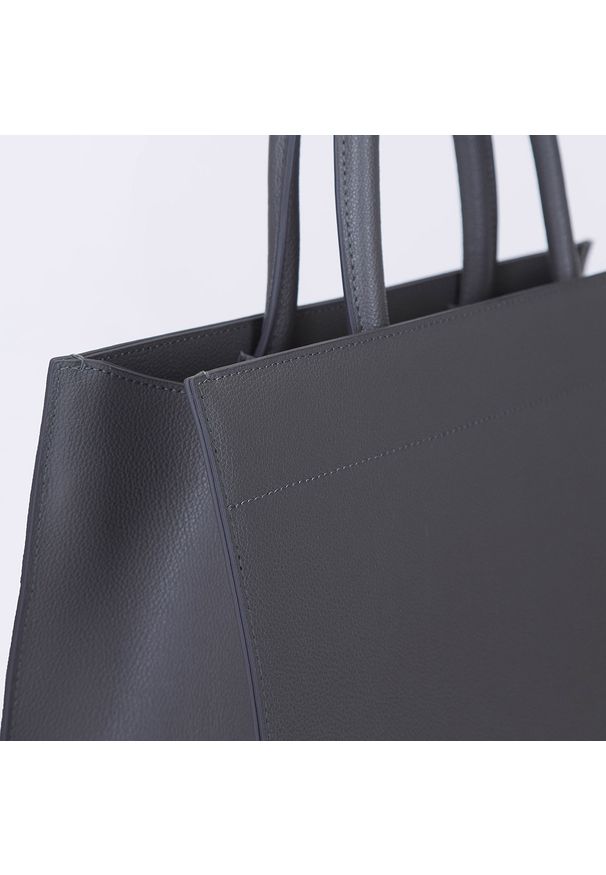 Wittchen - Torebka skórzana minimalistyczna. Kolor: szary. Wzór: haft, geometria. Sezon: lato. Dodatki: z haftem. Materiał: skórzane. Styl: elegancki, casual. Rodzaj torebki: do ręki
