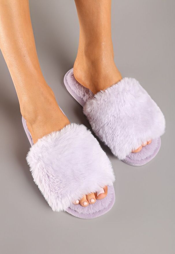 Born2be - Jasnofioletowe Kapcie Vices z Miękkiego Futerka Seladwen. Okazja: do domu, na co dzień. Kolor: fioletowy. Materiał: futro. Obcas: na obcasie. Styl: elegancki, casual