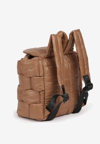 Born2be - Beżowy Pikowany Plecak w Stylu Puffer z Klapą i Ściągaczem Ruvitte. Kolor: beżowy. Materiał: jeans, materiał, dzianina. Styl: casual