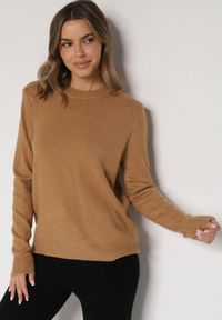 Born2be - Brązowy Casualowy Sweter z Wełną i Bawełną Nedalla. Okazja: na co dzień. Kolor: brązowy. Materiał: wełna, bawełna. Długość rękawa: długi rękaw. Długość: długie. Styl: casual #2