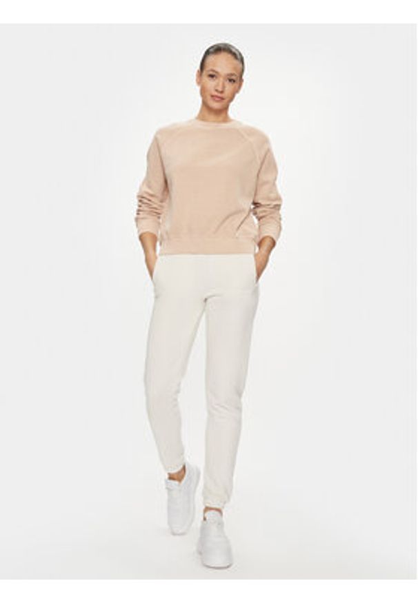 Guess Bluza Circle W4RQ09 KBPV1 Różowy Regular Fit. Kolor: różowy. Materiał: bawełna