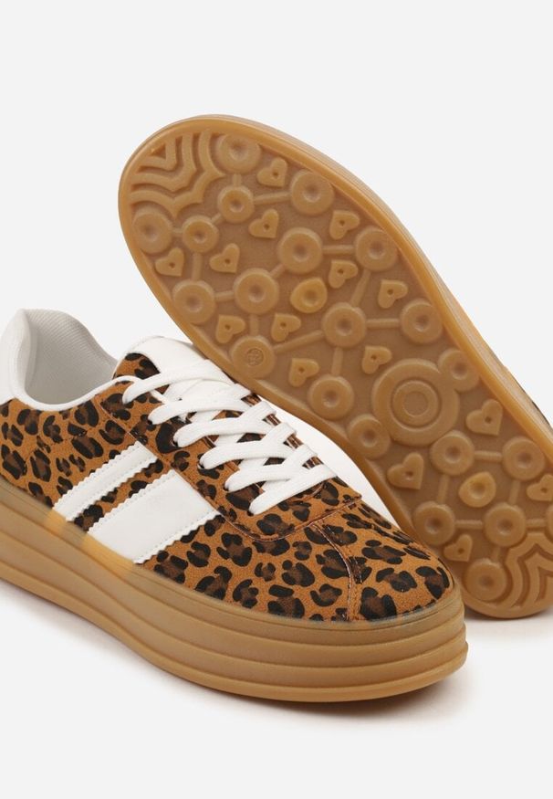 Born2be - Panterkowe Sneakersy w Stylu Klasycznych Tenisówek z Ozdobnymi Paskami Dellien. Okazja: na co dzień. Zapięcie: pasek. Materiał: jeans