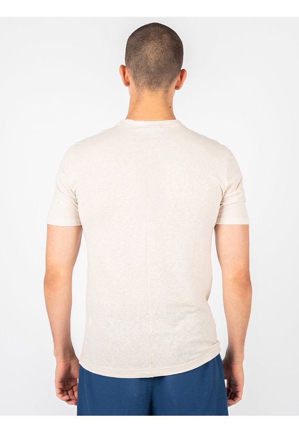 Xagon Man T-Shirt "Lino" | P2308 2JX 2405 | Mężczyzna | Beżowy. Okazja: na co dzień. Kolor: beżowy. Materiał: len, bawełna. Styl: casual