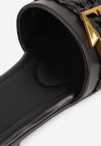 Renee - Czarne Klapki w Stylu Boho z Plecionką z Rafii i Metalową Klamerką Mezelin. Okazja: na co dzień. Kolor: czarny. Materiał: jeans, len. Sezon: lato. Styl: boho #6