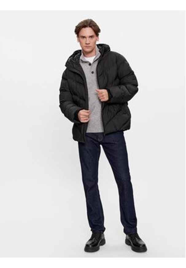 Calvin Klein Kurtka zimowa K10K111934 Czarny Regular Fit. Kolor: czarny. Materiał: syntetyk. Sezon: zima