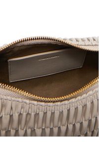 Calvin Klein Torebka Ruched Drop Shoulder Bag LV04K3088G Beżowy. Kolor: beżowy. Materiał: skórzane #4