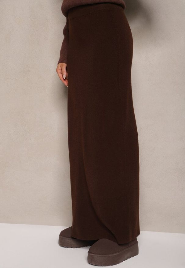 Renee - Brązowa Spódnica z Wełną High Waist o Rozkloszowanym Kroju Emirela. Okazja: na spotkanie biznesowe, do pracy. Stan: podwyższony. Kolor: brązowy. Materiał: wełna. Styl: wizytowy, biznesowy, elegancki