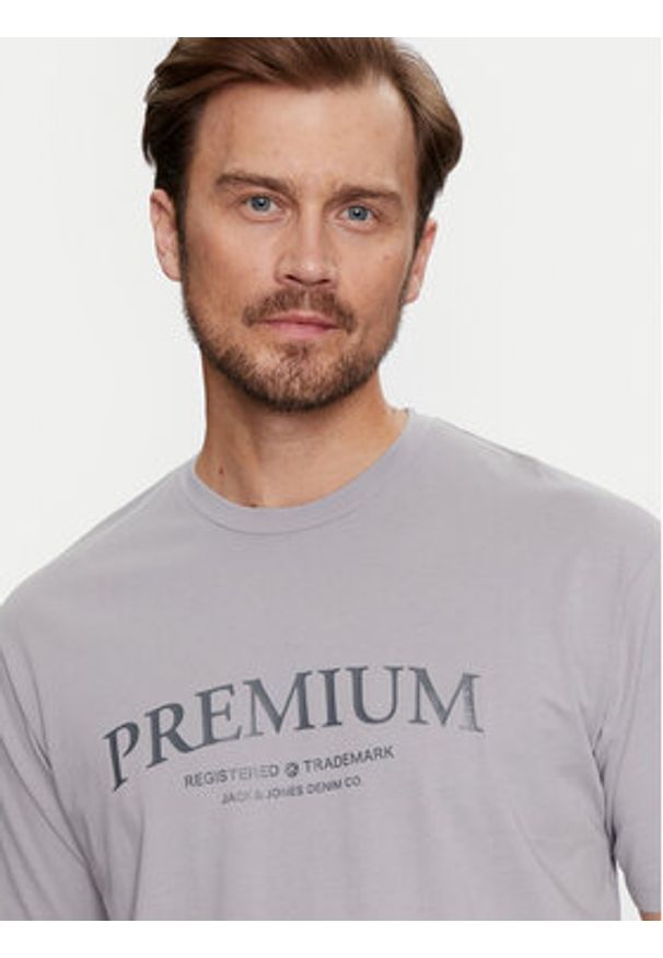 Jack & Jones - Jack&Jones T-Shirt Jprbluwinston 12255611 Szary Regular Fit. Kolor: szary. Materiał: bawełna