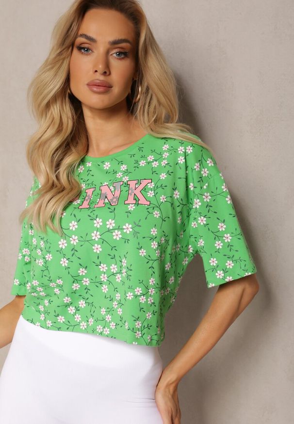 Renee - Zielony Oversize T-shirt Krótki z Bawełny Ozdobiony Napisem i Printem Dawene. Okazja: na co dzień. Kolor: zielony. Materiał: bawełna. Długość: krótkie. Wzór: aplikacja, nadruk, napisy. Styl: casual