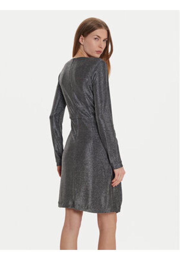 DKNY Sukienka koktajlowa DD4GAA85 Srebrny Regular Fit. Kolor: srebrny. Materiał: syntetyk. Styl: wizytowy
