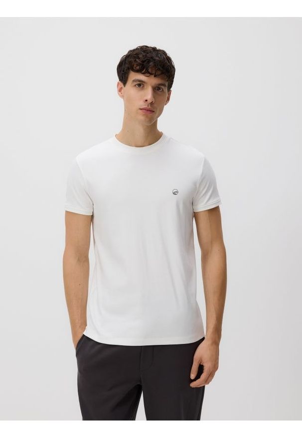 Reserved - Bawełniany t-shirt slim fit - złamana biel. Materiał: bawełna