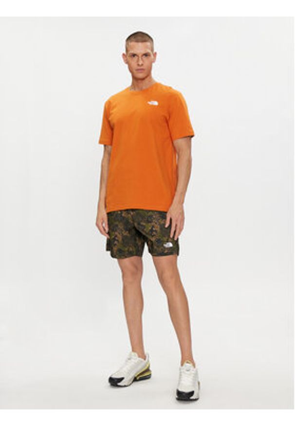 The North Face T-Shirt Redbox NF0A87NV Pomarańczowy Regular Fit. Kolor: pomarańczowy. Materiał: bawełna