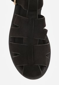 Born2be - Czarne Sandały Gladiatorki z Zapięciem na Klamerkę Chisttema. Okazja: na spacer, na co dzień. Kolor: czarny. Materiał: jeans. Wzór: ażurowy. Obcas: na płaskiej podeszwie. Styl: casual, klasyczny #4