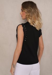 Renee - Czarna Bawełniana Bluzka Ozdobiona Cyrkoniami i Ażurowym Wzorem Nalariella. Okazja: na co dzień, do pracy. Kolor: czarny. Materiał: bawełna. Długość rękawa: krótki rękaw. Długość: krótkie. Wzór: aplikacja, ażurowy. Styl: klasyczny, elegancki, casual #5