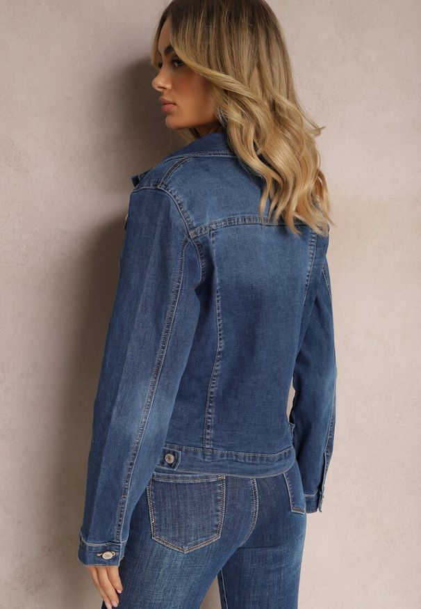 Renee - Granatowa Klasyczna Kurtka Jeansowa z Guzikami Ivonelle. Okazja: do pracy. Kolor: niebieski. Materiał: jeans. Styl: klasyczny