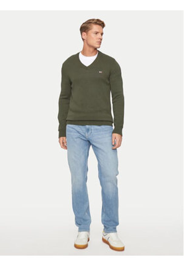 Tommy Jeans Sweter Essential DM0DM19429 Zielony Slim Fit. Kolor: zielony. Materiał: bawełna