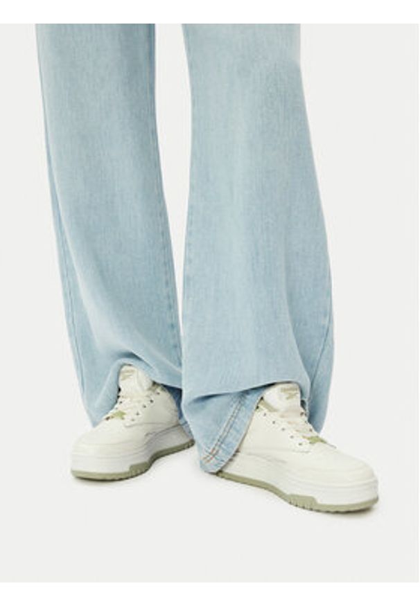 Reebok Sneakersy REE VAMP AR30240WCK Écru. Materiał: skóra