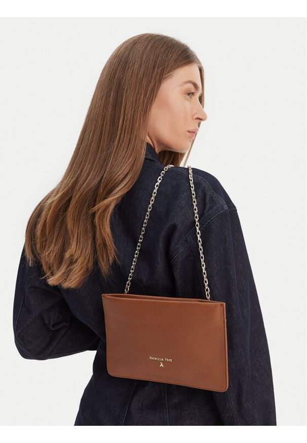 Patrizia Pepe Torebka 8B0335/L001-B111 Brązowy. Kolor: brązowy. Materiał: skórzane
