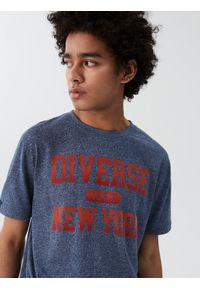 Diverse - T-shirt męski z nadrukiem NY SHADE S1828 - ciemnoniebieski - Rozmiar: M. Kolor: niebieski. Materiał: poliester, bawełna. Wzór: nadruk #3