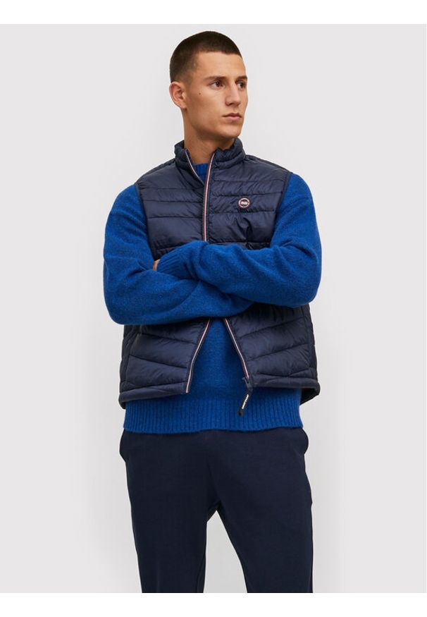 Jack & Jones - Jack&Jones Bezrękawnik Hero 12211790 Granatowy Regular Fit. Kolor: niebieski. Materiał: syntetyk. Długość rękawa: bez rękawów