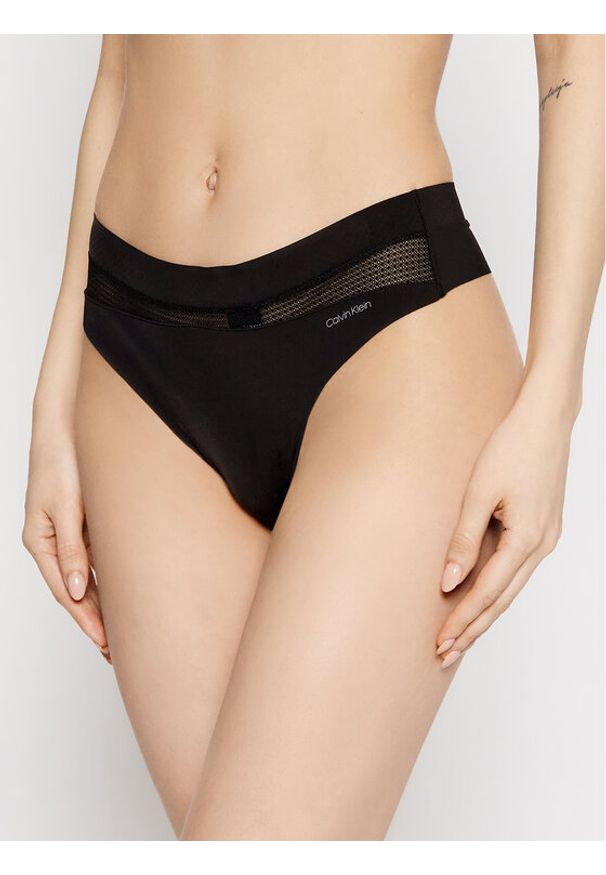 Calvin Klein Underwear Stringi 000QF6047E Czarny. Kolor: czarny. Materiał: syntetyk