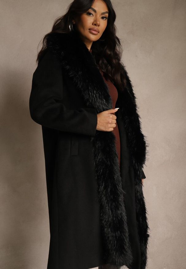 Renee - Czarny Płaszcz z Odpinanym Futerkiem Lillvana. Okazja: na imprezę. Kolor: czarny. Materiał: futro. Styl: elegancki