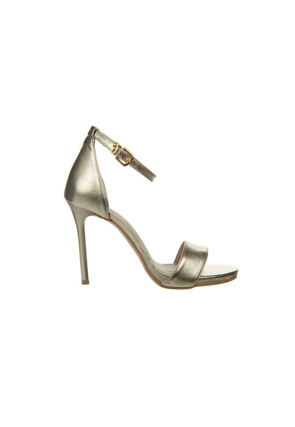 Sandały Bayla-159 4310 074-P Złoty Lico, Skóra naturalna - 39. Nosek buta: otwarty. Zapięcie: pasek. Kolor: złoty. Materiał: skóra. Wzór: motyw z bajki. Obcas: na obcasie. Wysokość obcasa: średni