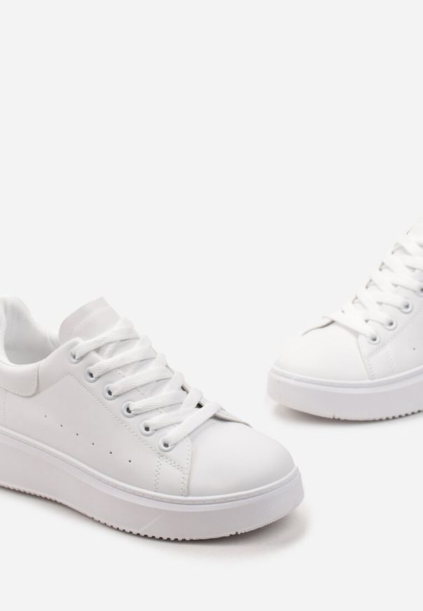 Renee - Białe Sneakersy z Ekoskóry na Grubej Podeszwie ze Sznurowaniem Serizia. Okazja: na co dzień. Kolor: biały. Materiał: skóra