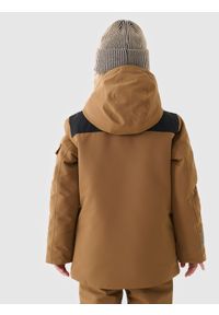 4f - 4F Kurtka snowboardowa membrana 8000 chłopięca - brązowa 122 (6-7 lat). Okazja: na co dzień. Typ kołnierza: kaptur. Kolor: brązowy. Materiał: tkanina, materiał, poliester, dzianina. Sezon: zima, lato. Styl: casual, klasyczny, sportowy #2