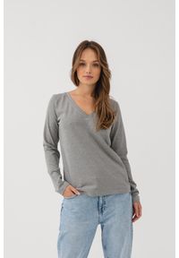 BLUZKA KLARA SZARA L - Flawless. Okazja: na co dzień. Typ kołnierza: dekolt w serek. Kolor: szary. Materiał: elastan, bawełna. Styl: casual, elegancki, klasyczny #1