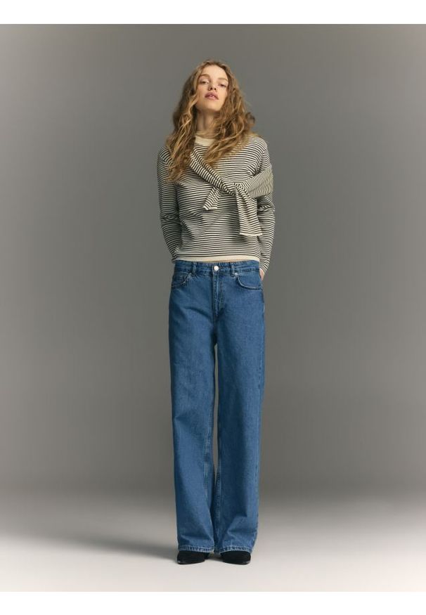 Reserved - Bawełniany longsleeve w paski - granatowy. Kolor: niebieski. Materiał: bawełna. Długość rękawa: długi rękaw. Wzór: paski