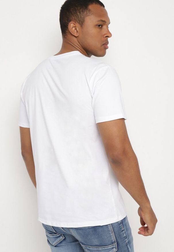 Born2be - Biała Bawełniana Koszulka T-Shirt z Krótkim Rękawem i Ozdobnym Nadrukiem Branessa. Okazja: na co dzień. Kolor: biały. Materiał: bawełna. Długość rękawa: krótki rękaw. Długość: krótkie. Wzór: nadruk. Styl: casual