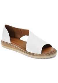 Białe Sandały Artiker Wygodne Skórzane Buty. Okazja: na co dzień. Kolor: biały. Materiał: skóra. Sezon: lato. Styl: casual, elegancki
