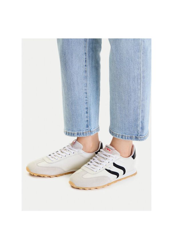 Sneakersy Tamaris. Kolor: biały